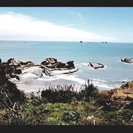 The Hole In The Rock Yurt Hotel Cape Foulwind Bagian luar foto